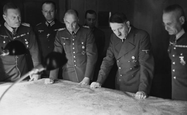 hitler هتلر الكناشة al-kunnasha